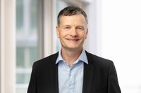 Dr. Steffen Schröder verstärkt Dierks+Company