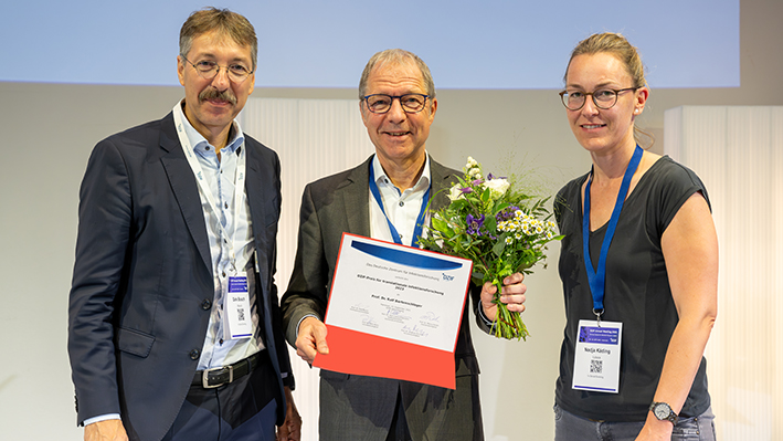 Virologe Ralf Bartenschlager erhält den diesjährigen DZIF-Preis für translationale Infektionsforschung